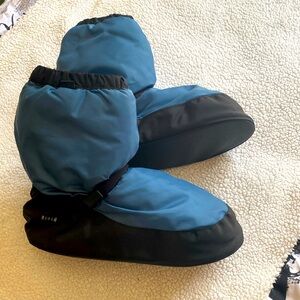 Bloch warm up boots for dancers